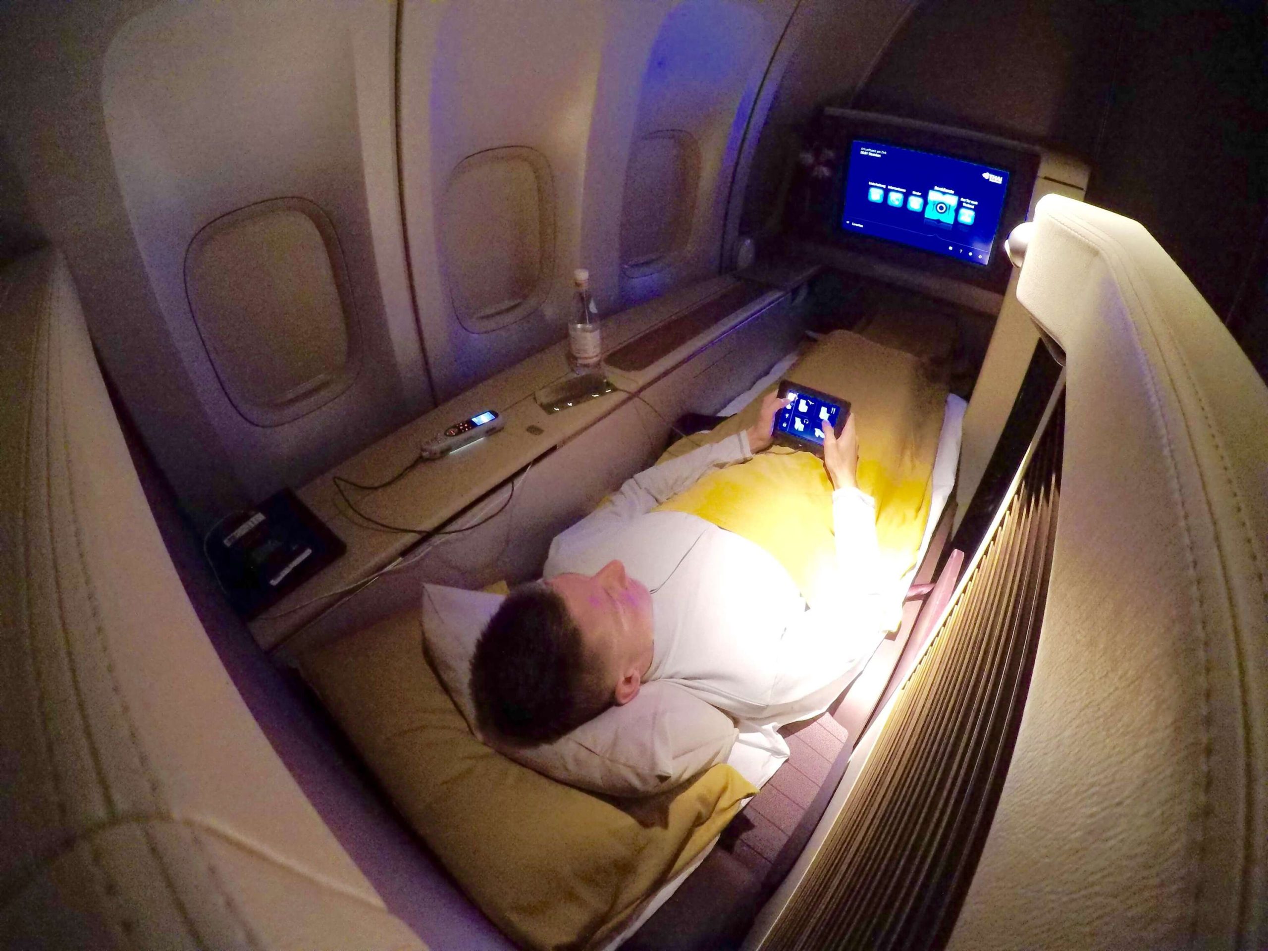 Thai Airways, Royal First, Boeing 747, flat bed