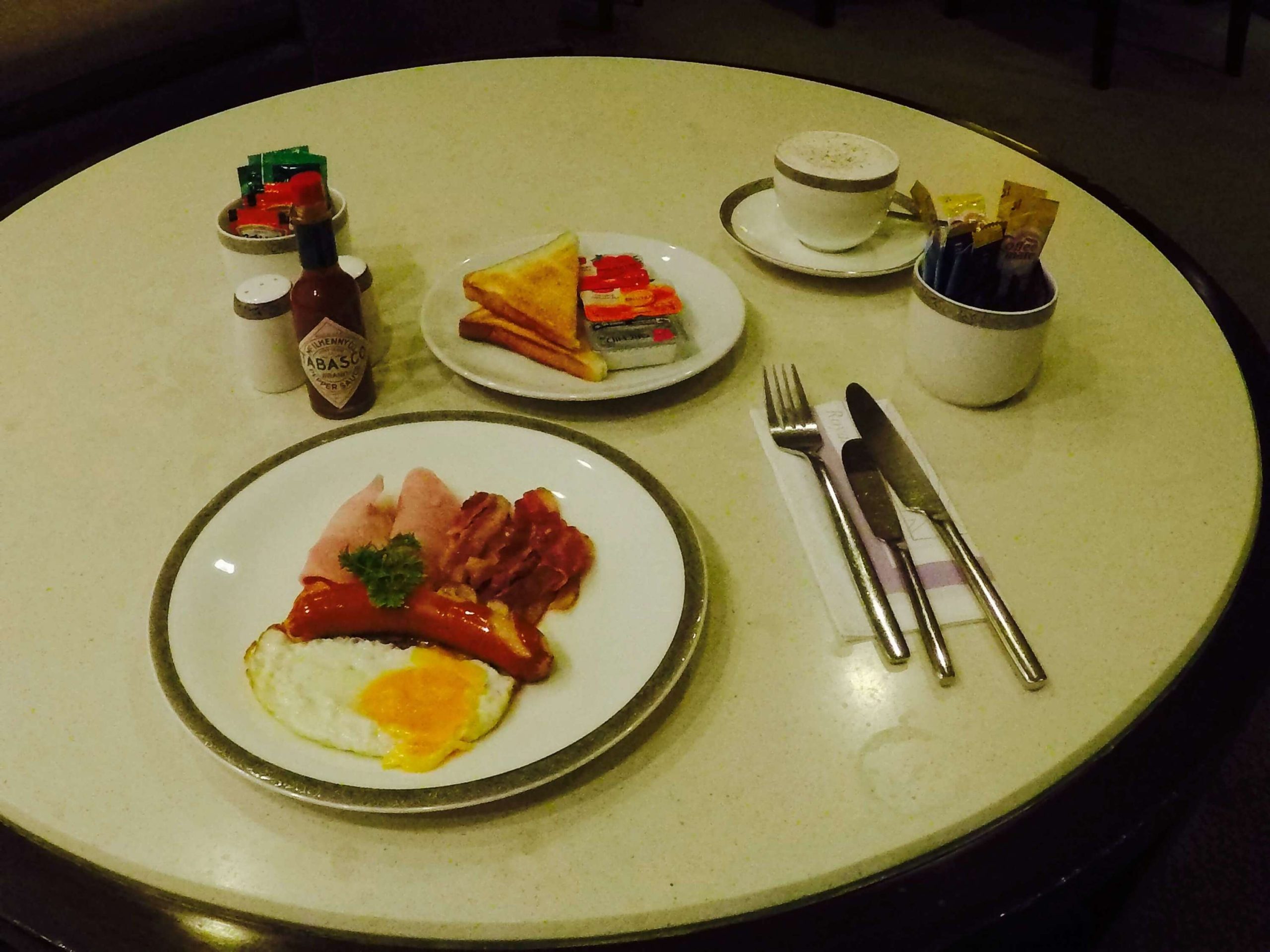 thai royal first lounge, breakfast, bankok