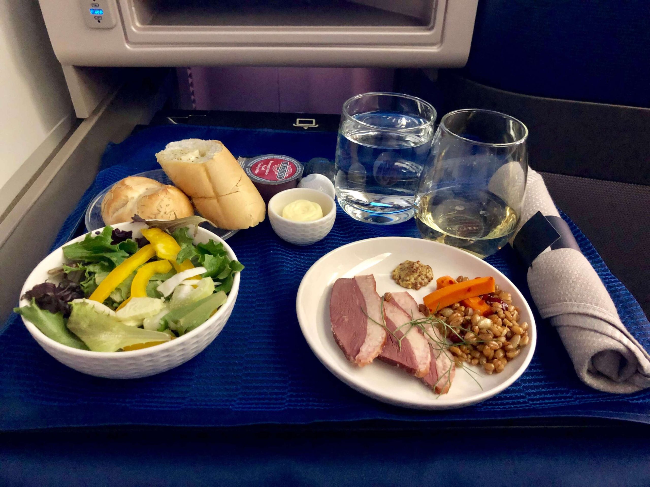 Polaris, Business Class, Boeing 767, Dinner | Upon Boarding