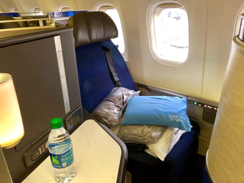 Review: United Airlines Boeing 767 Polaris Business | Upon Boarding