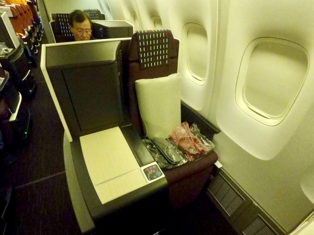 Review: Japan Airlines Boeing 767 Business Class | Upon Boarding