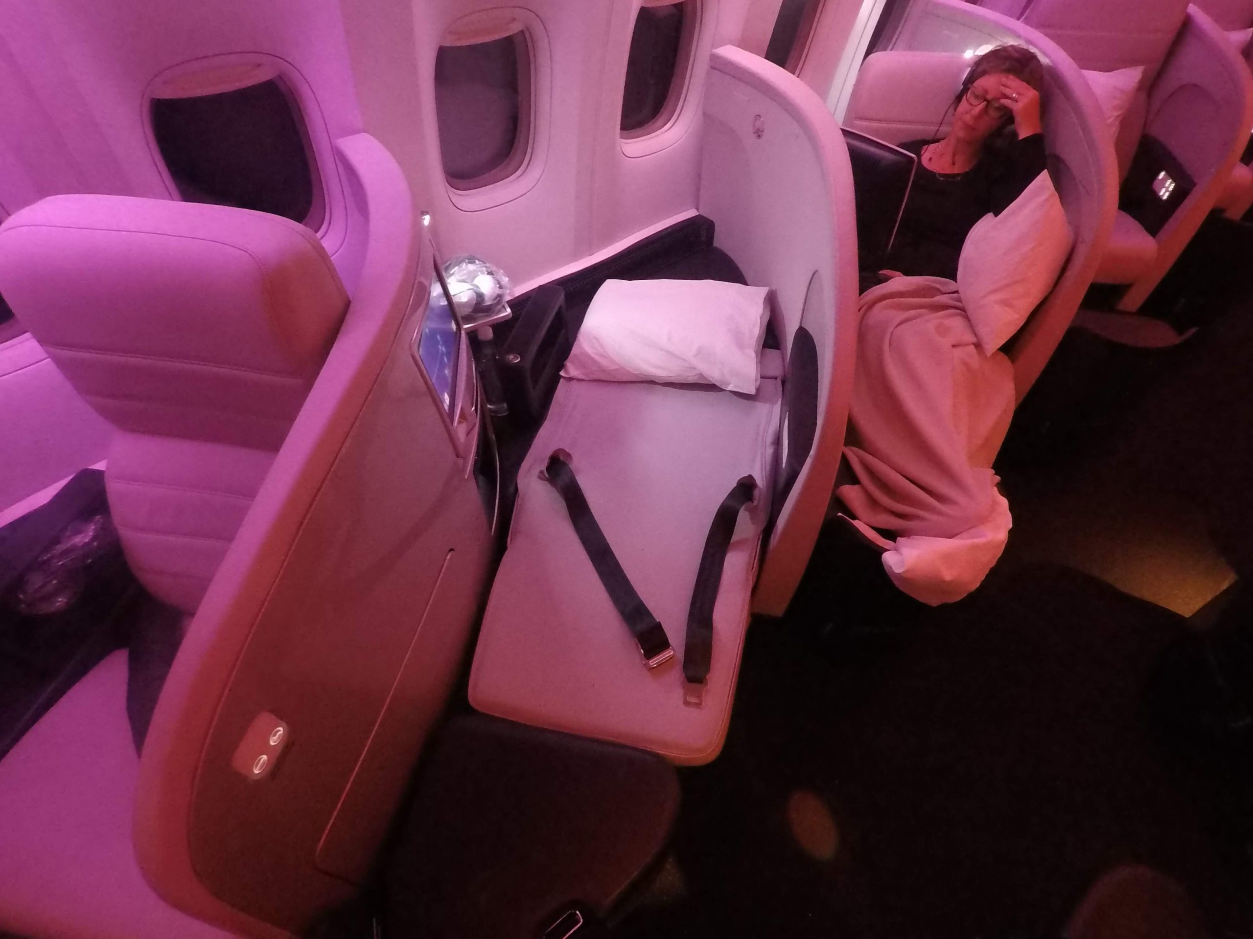 Review Air New Zealand Boeing 777 Business Class Upon Boarding 1421