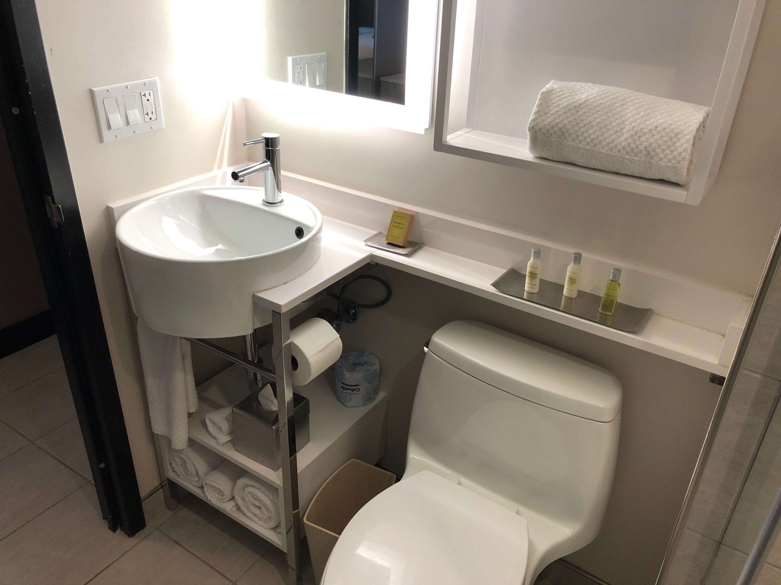 DoubleTree By Hilton Time Square West, Sink Upon Boarding