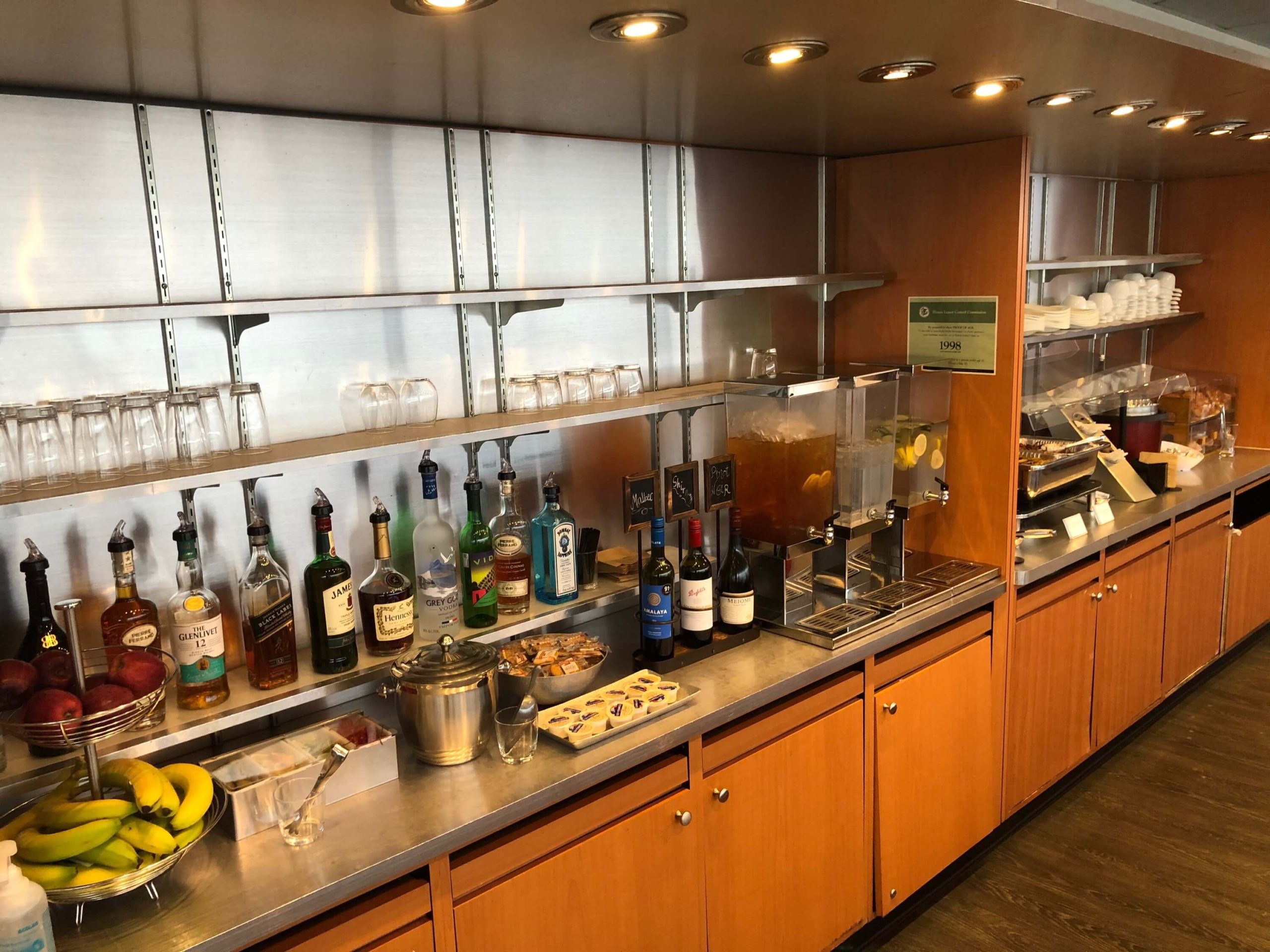 Air France-KLM Lounge, Chicago, Buffet