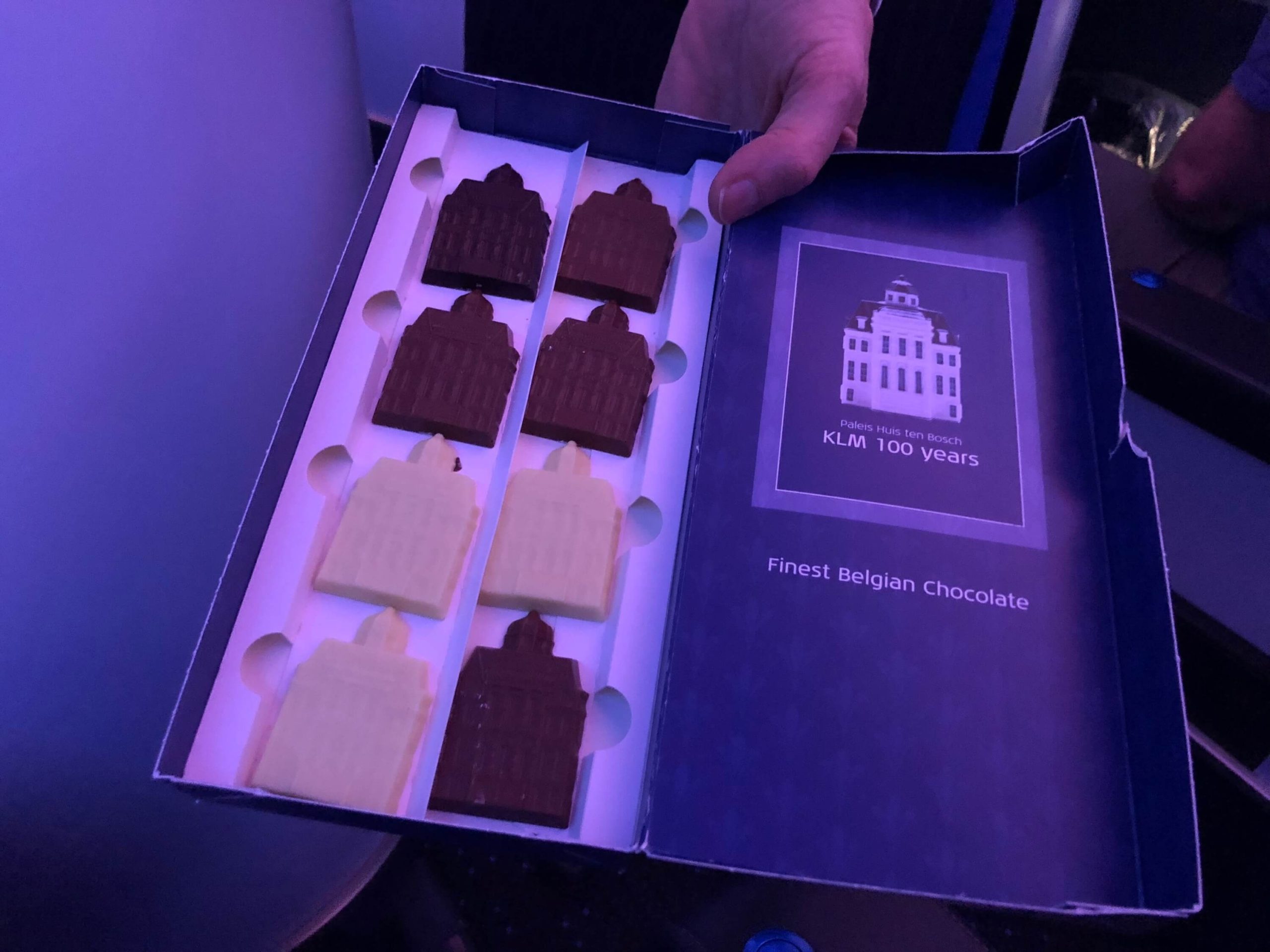 KLM, World Business Class, Dreamliner, Chocolates
