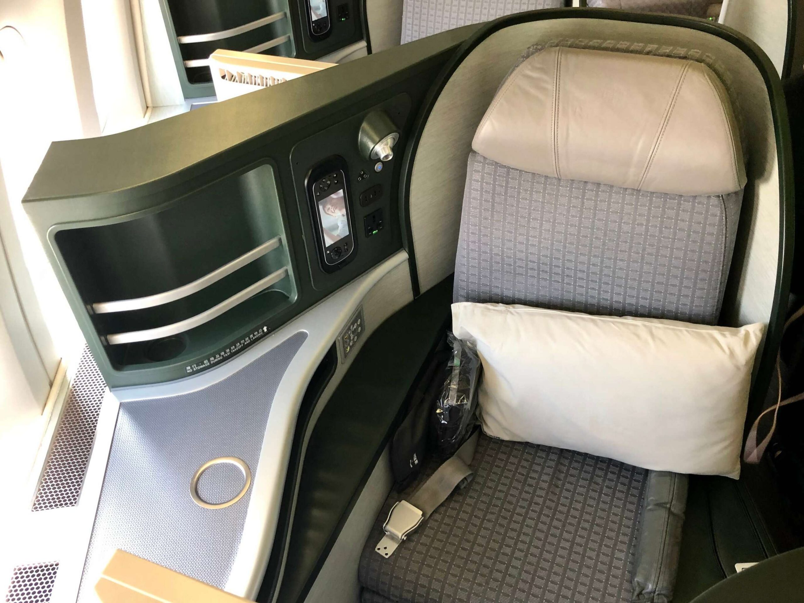 EVA Air Royal Laurel Business Class Seat | Upon Boarding