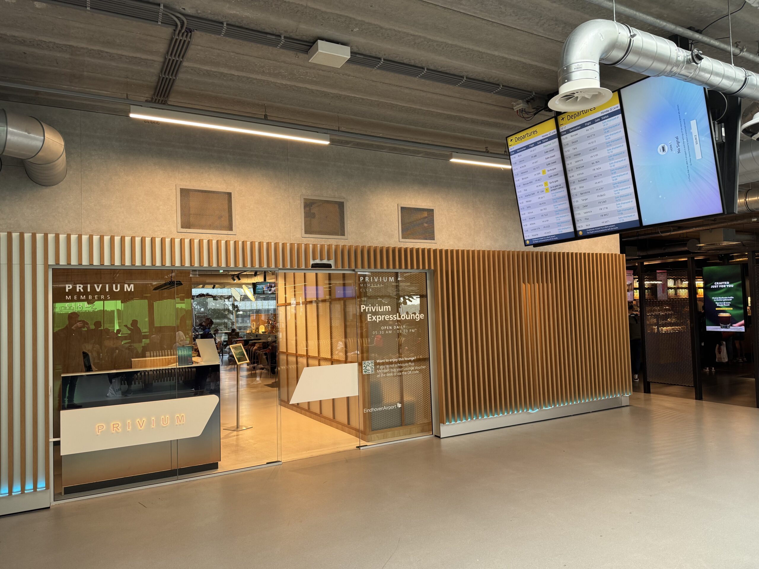 Privium ExpressLounge Eindhoven Review